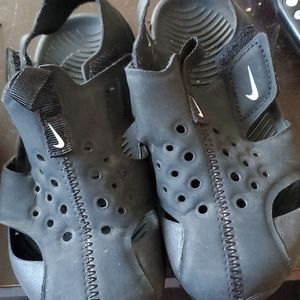 Nike sandals for toddler